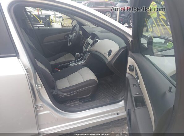 1G1PC5SH0G7210159 2016 CHEVROLET CRUZE Silver Вид салону спереду