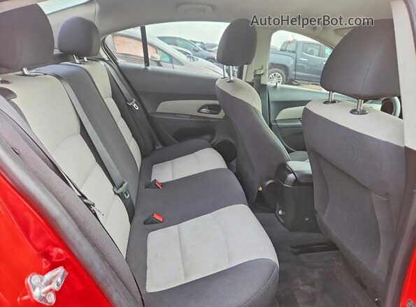 1G1PC5SH8G7183843 2016 CHEVROLET CRUZE Red Rear seats view