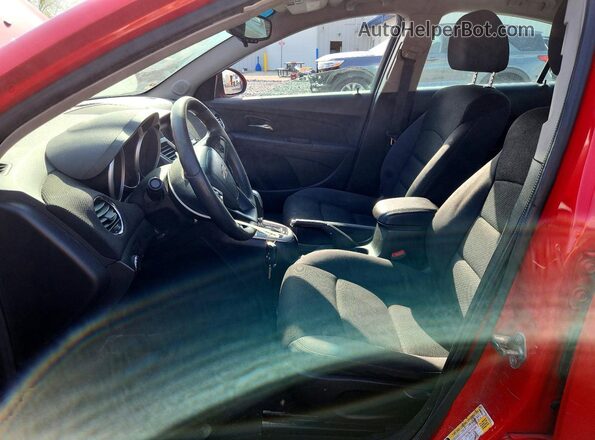 1G1PE5SB1G7101022 2016 CHEVROLET CRUZE Красный Вид салона спереди