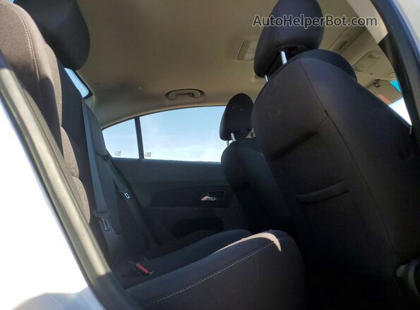 1G1PE5SB2G7208337 2016 CHEVROLET CRUZE White Widok tylnych siedzeń