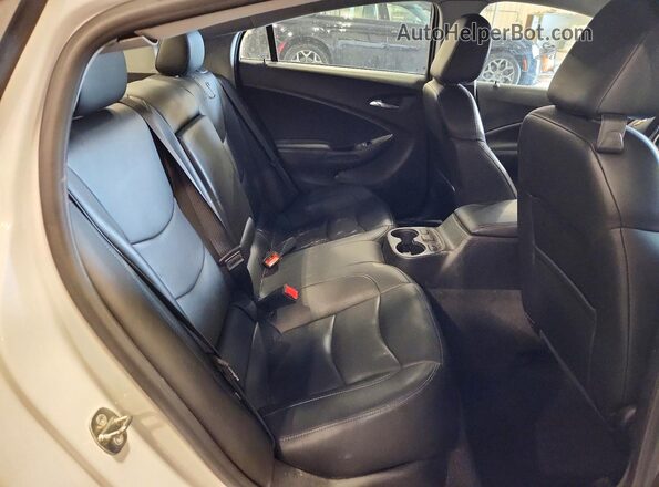 1G1RB6S58JU142001 2018 CHEVROLET VOLT White Widok tylnych siedzeń