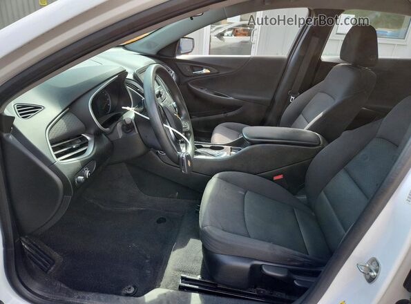 1G1ZB5ST7JF101016 2018 CHEVROLET MALIBU White Widok wnętrza z przodu