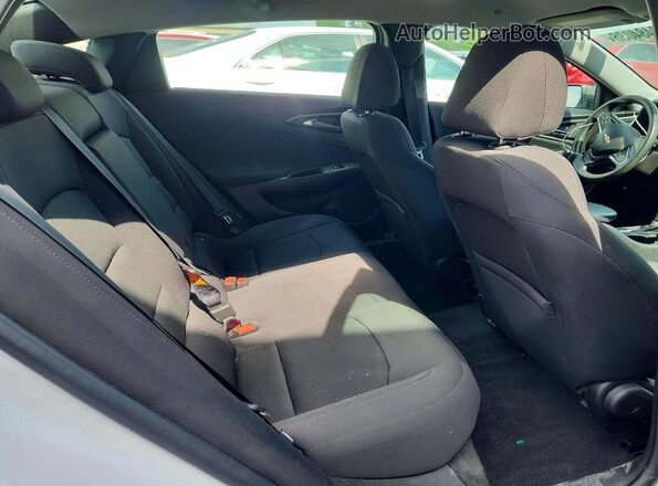 1G1ZB5ST7JF101016 2018 CHEVROLET MALIBU White Widok tylnych siedzeń