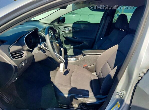 1G1ZB5ST9JF165008 2018 CHEVROLET MALIBU Серый Вид салона спереди