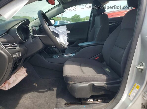1G1ZC5ST5JF103277 2018 CHEVROLET MALIBU Silver Widok wnętrza z przodu