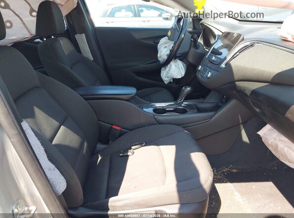 1G1ZD5ST0JF288948 2018 CHEVROLET MALIBU Серебряный Вид салона спереди