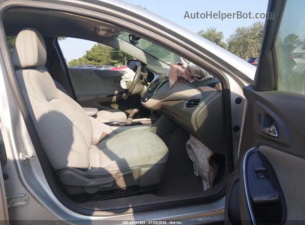1G1ZD5ST1JF184484 2018 CHEVROLET MALIBU Silver Front interior view