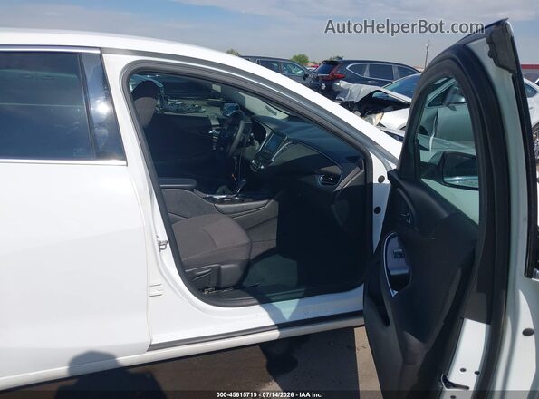 1G1ZD5ST1JF234722 2018 CHEVROLET MALIBU Белый Вид салона спереди
