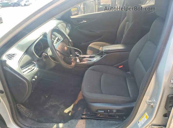 1G1ZD5ST1JF237751 2018 CHEVROLET MALIBU Silver Widok wnętrza z przodu