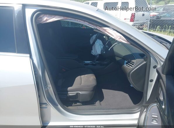 1G1ZD5ST1JF260897 2018 CHEVROLET MALIBU Серебряный Вид салона спереди
