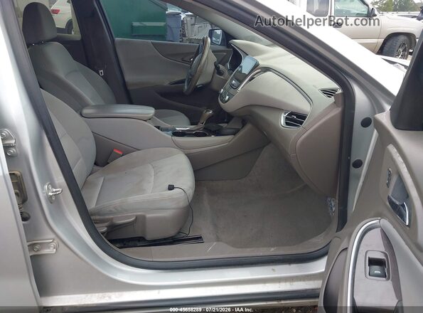 1G1ZD5ST2JF142079 2018 CHEVROLET MALIBU Silver Вид салону спереду
