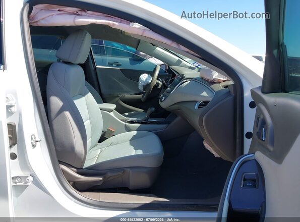 1G1ZD5ST3JF147193 2018 CHEVROLET MALIBU White Widok wnętrza z przodu