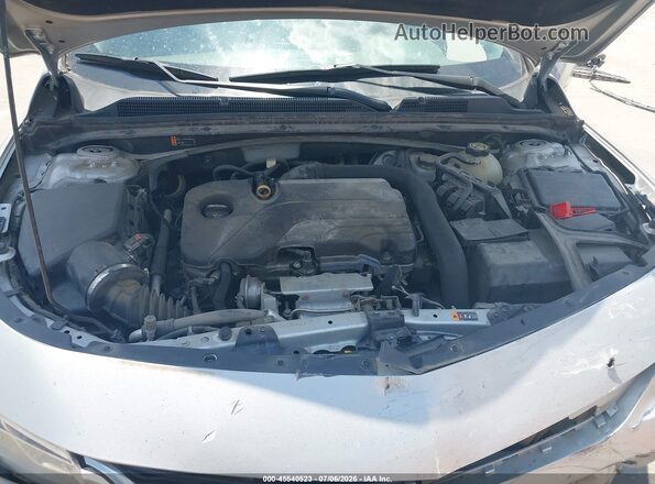 1G1ZD5ST4JF152452 2018 CHEVROLET MALIBU Серебряный Вид сзади