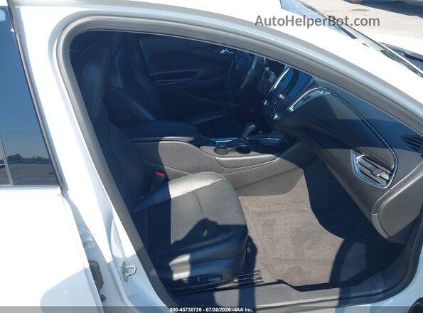 1G1ZD5ST5JF157918 2018 CHEVROLET MALIBU White Вид салону спереду