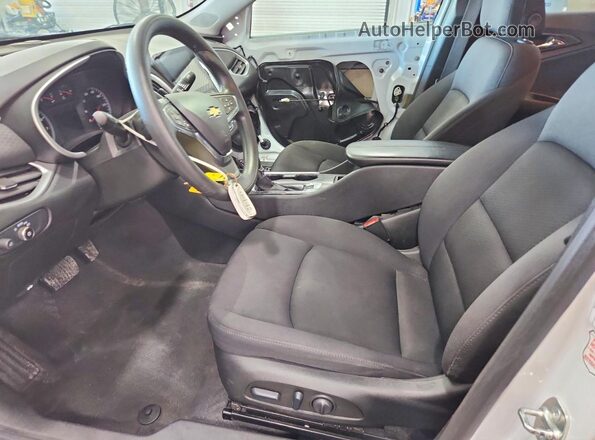 1G1ZD5ST6RF167823 2024 CHEVROLET MALIBU Белый Вид салона спереди