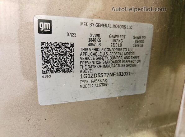 1G1ZD5ST7NF181031 2022 CHEVROLET MALIBU Gold Widok komory silnika