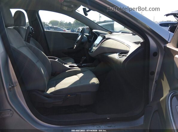 1G1ZD5ST8JF114867 2018 CHEVROLET MALIBU Серый Вид салона спереди