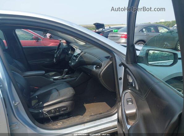 1G1ZD5STXJF189215 2018 CHEVROLET MALIBU Light Blue Widok wnętrza z przodu