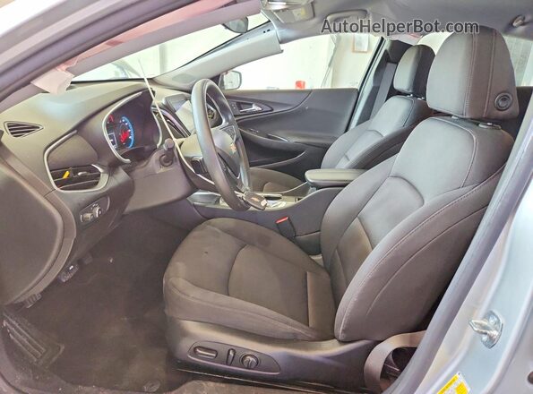 1G1ZD5STXLF111651 2020 CHEVROLET MALIBU Silver Вид салону спереду