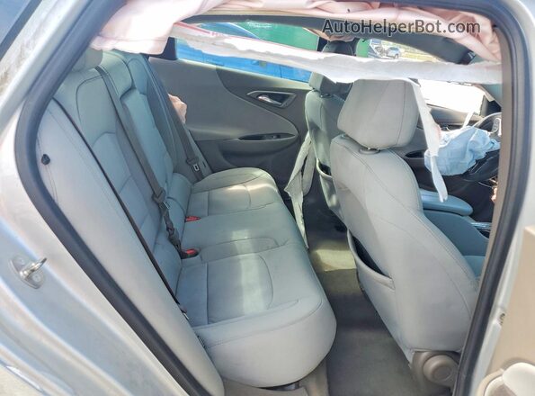 1G1ZE5ST1HF120193 2017 CHEVROLET MALIBU Silver Widok tylnych siedzeń