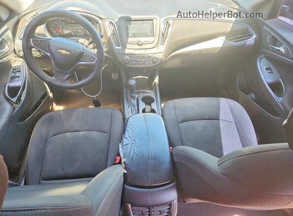 1G1ZE5ST2HF213062 2017 CHEVROLET MALIBU Gray Widok deski rozdzielczej