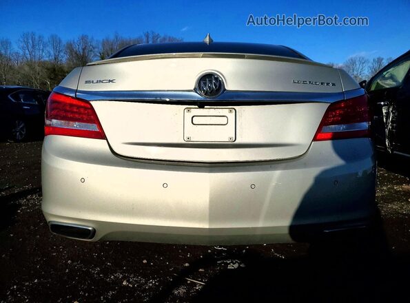 1G4G45G35GF258372 2016 BUICK LACROSSE Gold უკანა ხედი