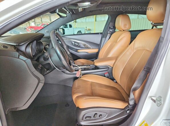 1G4GF5G39GF150847 2016 BUICK LACROSSE White Vista interior delantera