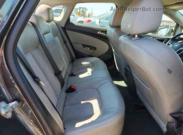 1G4PR5SK3H4105681 2017 BUICK VERANO Gray Հետևի նստատեղերի տեսք