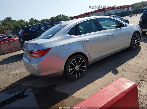 1G4PR5SKXH4104396 2017 BUICK VERANO Silver Tył prawy