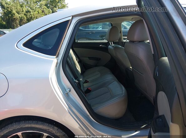 1G4PR5SKXH4104396 2017 BUICK VERANO Silver Widok naklejki z numerem VIN