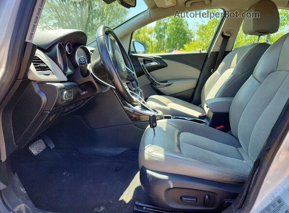 1G4PW5SK0G4124342 2016 BUICK VERANO Серебряный Вид салона спереди