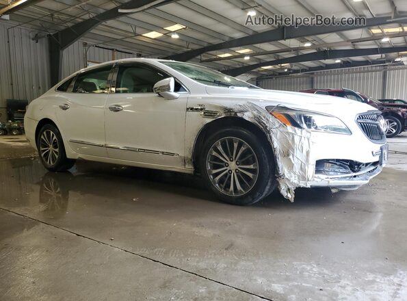 1G4ZP5SS1HU182158 2017 BUICK LACROSSE White Vista de la etiqueta del VIN