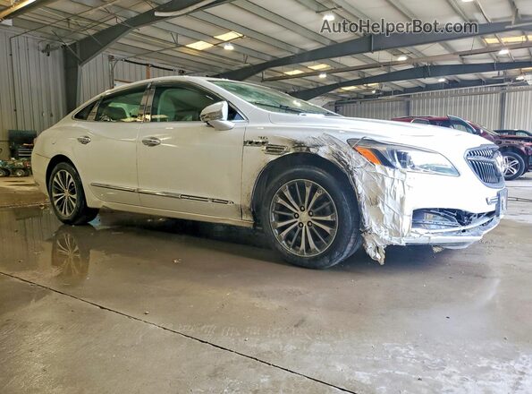1G4ZP5SS1HU182158 2017 BUICK LACROSSE White Delantero derecho