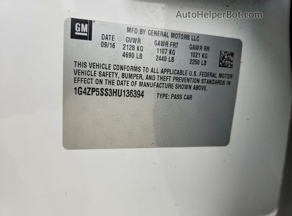 1G4ZP5SS3HU136394 2017 BUICK LACROSSE White Vista del compartimento del motor