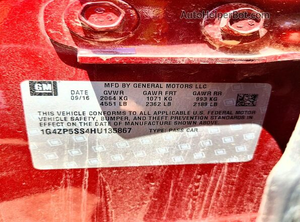 1G4ZP5SS4HU135867 2017 BUICK LACROSSE Burgundy Vista del compartimento del motor