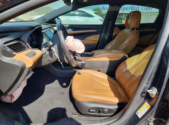 1G4ZP5SS7HU169785 2017 BUICK LACROSSE Black Front interior view