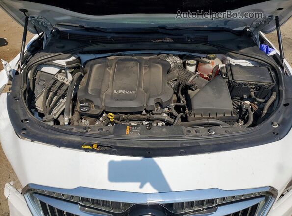 1G4ZP5SS8HU134690 2017 BUICK LACROSSE White Սալոնի հետևի տեսք