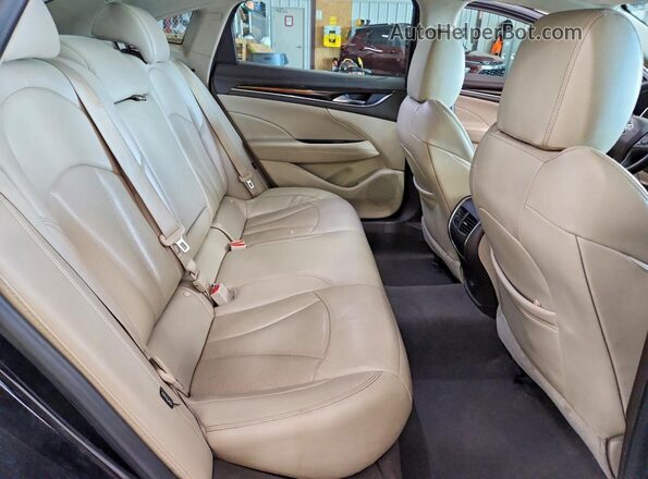 1G4ZP5SS8HU211641 2017 BUICK LACROSSE Black Widok tylnych siedzeń