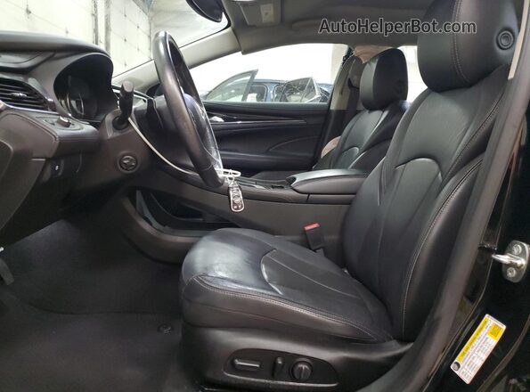 1G4ZP5SS9HU161056 2017 BUICK LACROSSE Черный Вид салона спереди