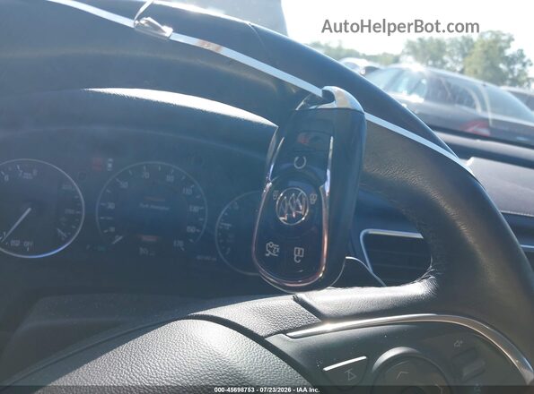 1G4ZP5SSXJU129609 2018 BUICK LACROSSE Серебряный Вид панели приборов