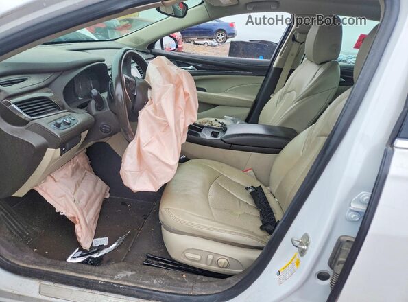 1G4ZP5SSXJU134308 2018 BUICK LACROSSE White Front interior view