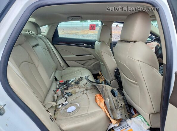 1G4ZP5SSXJU134308 2018 BUICK LACROSSE White Rear seats view
