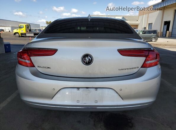 1G4ZR5SZ0JU134101 2018 BUICK LACROSSE Серебряный Вид сзади