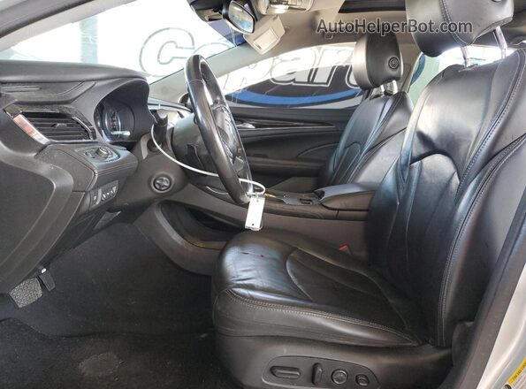1G4ZR5SZ0JU134101 2018 BUICK LACROSSE Серебряный Вид салона спереди