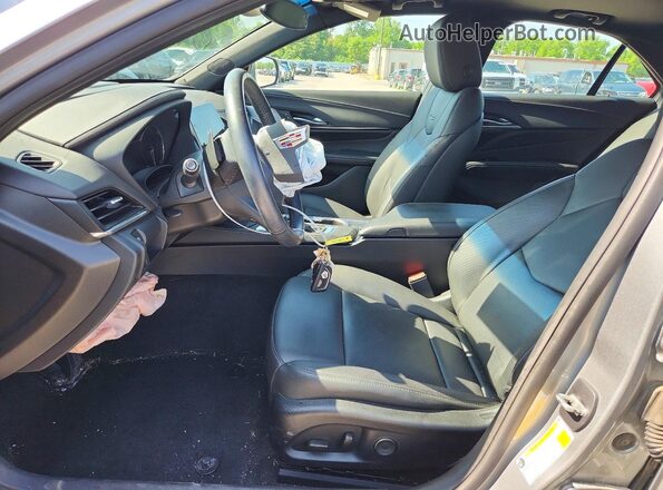 1G6DF5RK0P0116510 2023 CADILLAC CT4 Gray Vista interior delantera