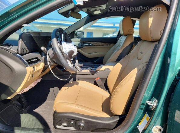 1G6DN5RK5T0106858 2026 CADILLAC CT5 Зеленый Вид салона спереди