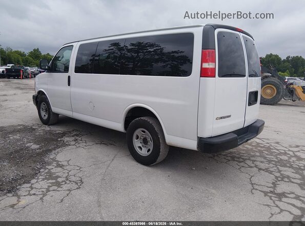 1GAWGEFF6H1286868 2017 CHEVROLET EXPRESS White Trasero izquierdo