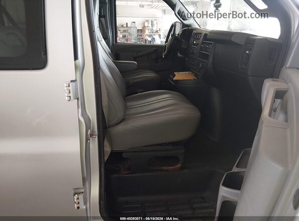 1GAWGEFF7G1280236 2016 CHEVROLET EXPRESS Silver Սալոնի դիմացի տեսք