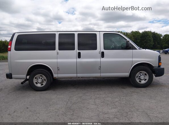 1GAWGEFF7G1280236 2016 CHEVROLET EXPRESS Silver Սալոնի հետևի տեսք