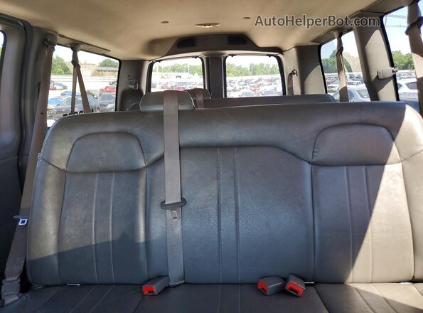 1GAWGEFG0K1308850 2019 CHEVROLET EXPRESS White Widok tylnych siedzeń
